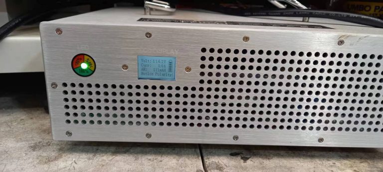 cargador de baterías para lifepo 28s 30A 110vac